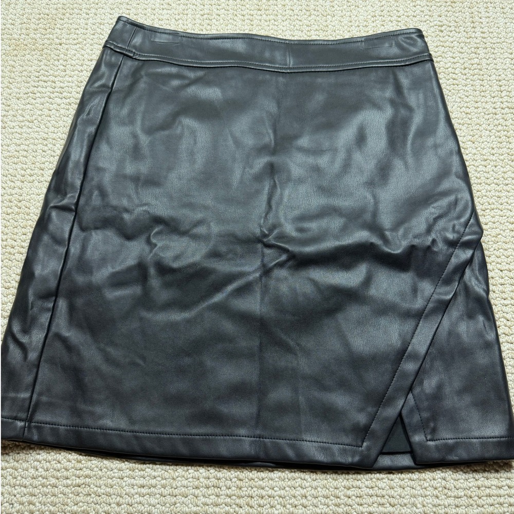 Ann Taylor Loft Mini Skirt‎ Womens 4 Black Faux Leather A-Line Wrap Slit Casual